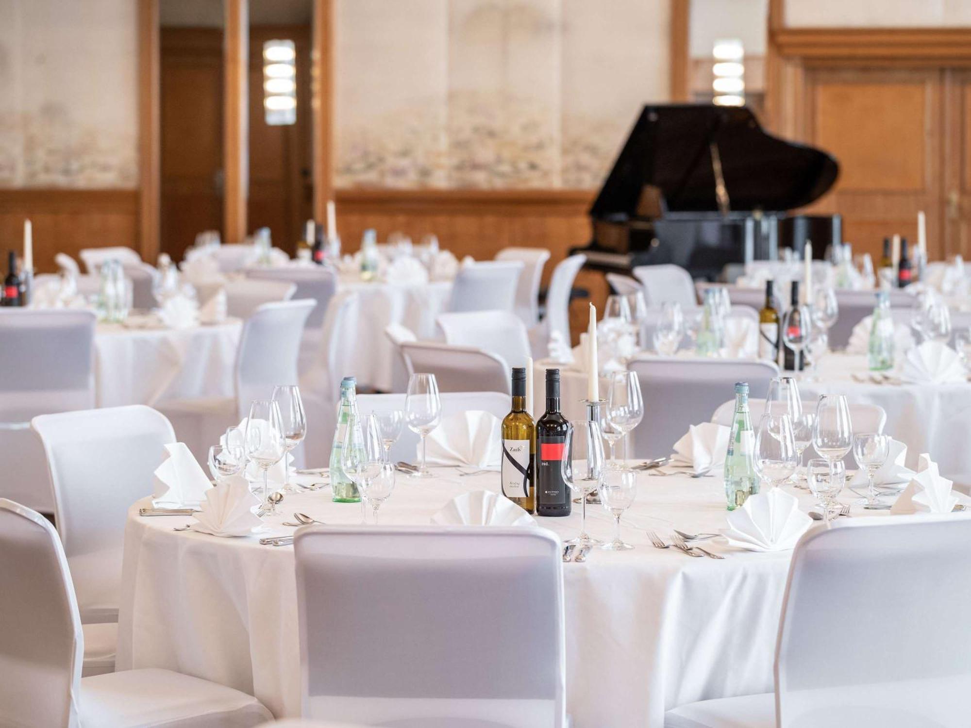 Отель Pullman Stuttgart Fontana Экстерьер фото