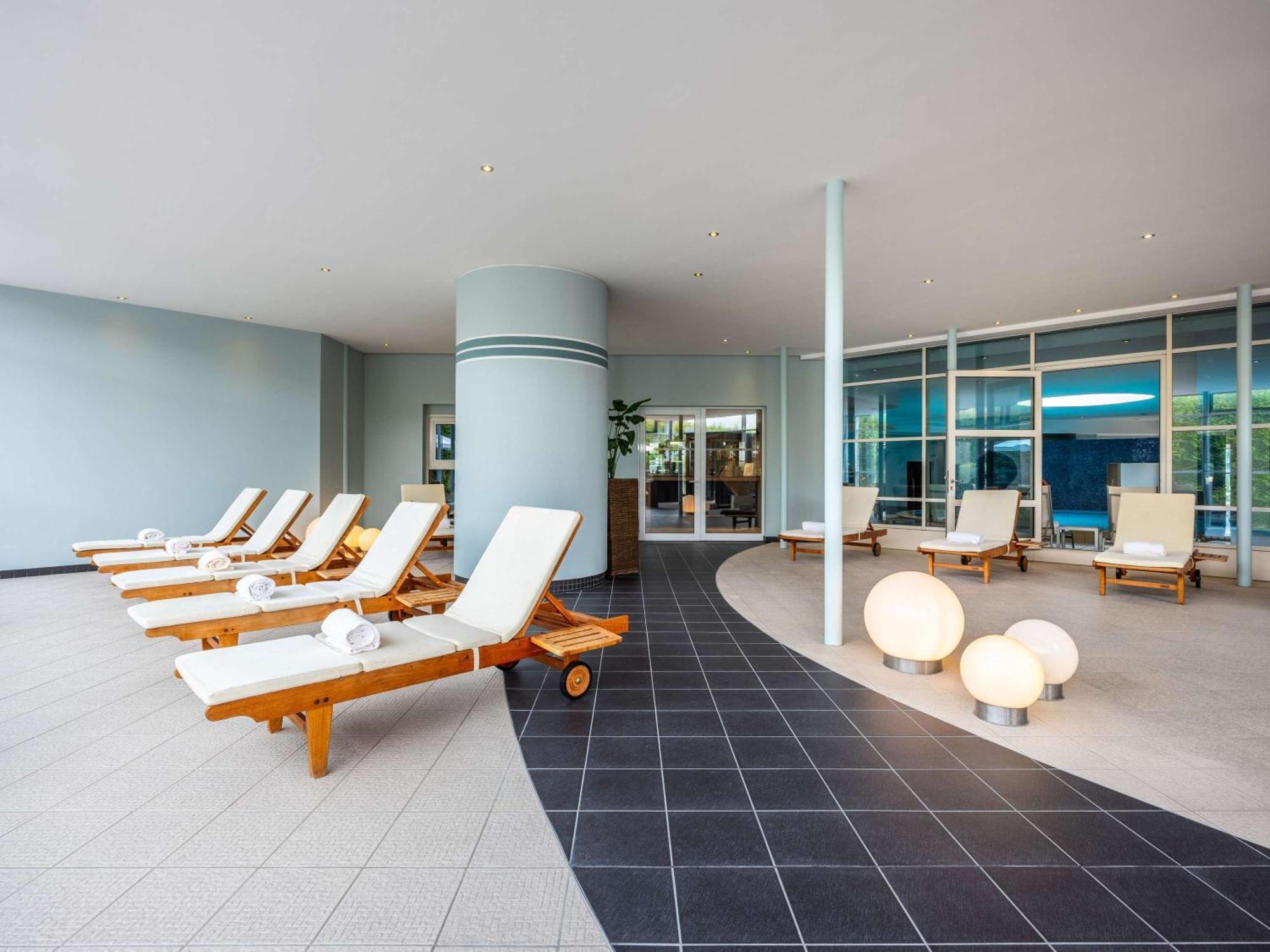 Отель Pullman Stuttgart Fontana Экстерьер фото