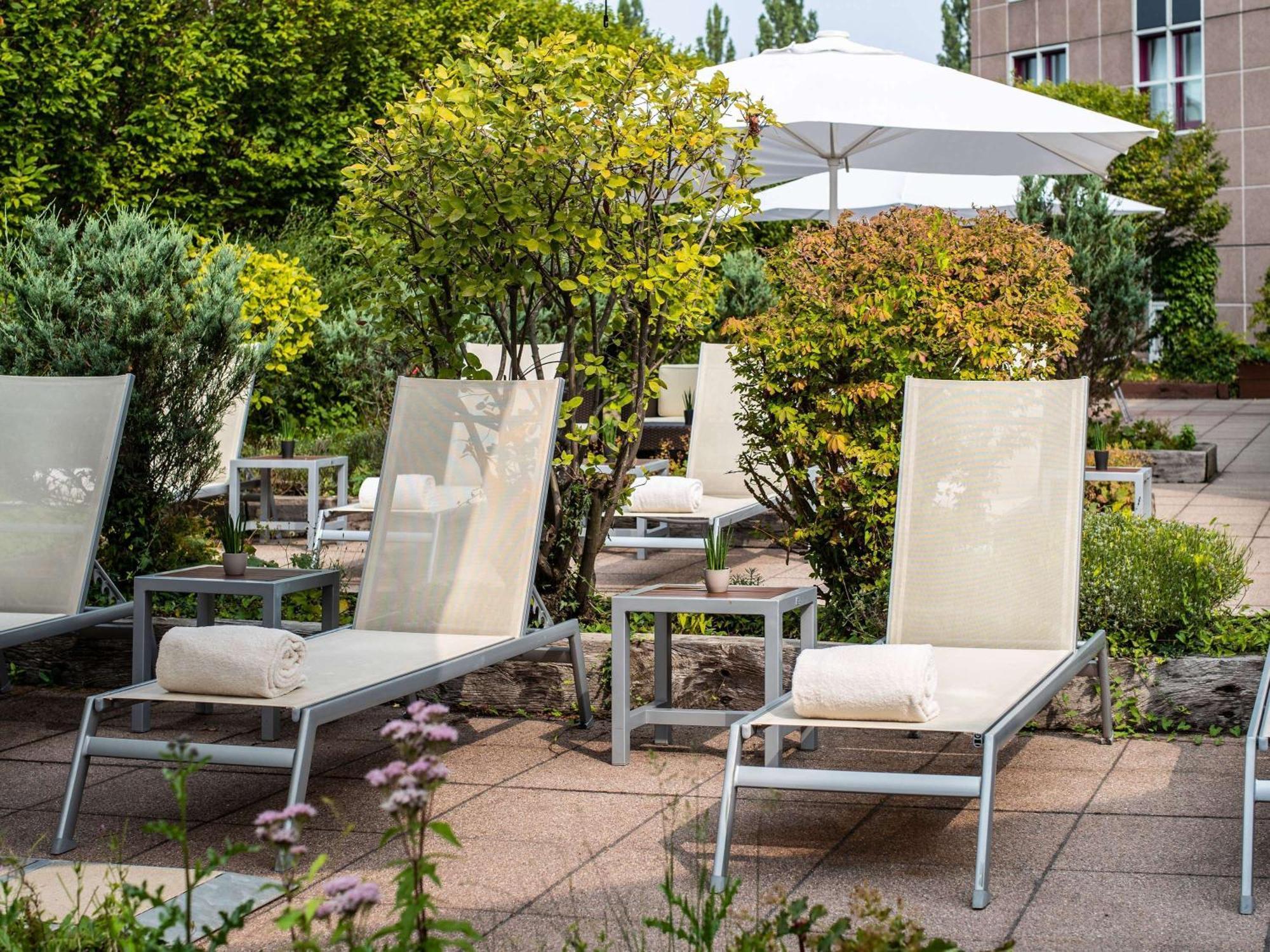 Отель Pullman Stuttgart Fontana Экстерьер фото
