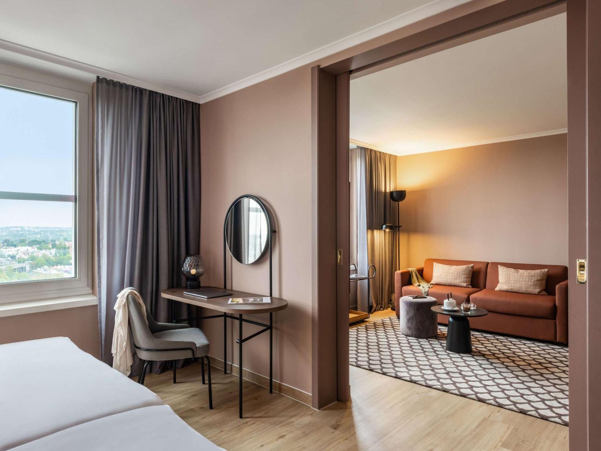 Отель Pullman Stuttgart Fontana Экстерьер фото
