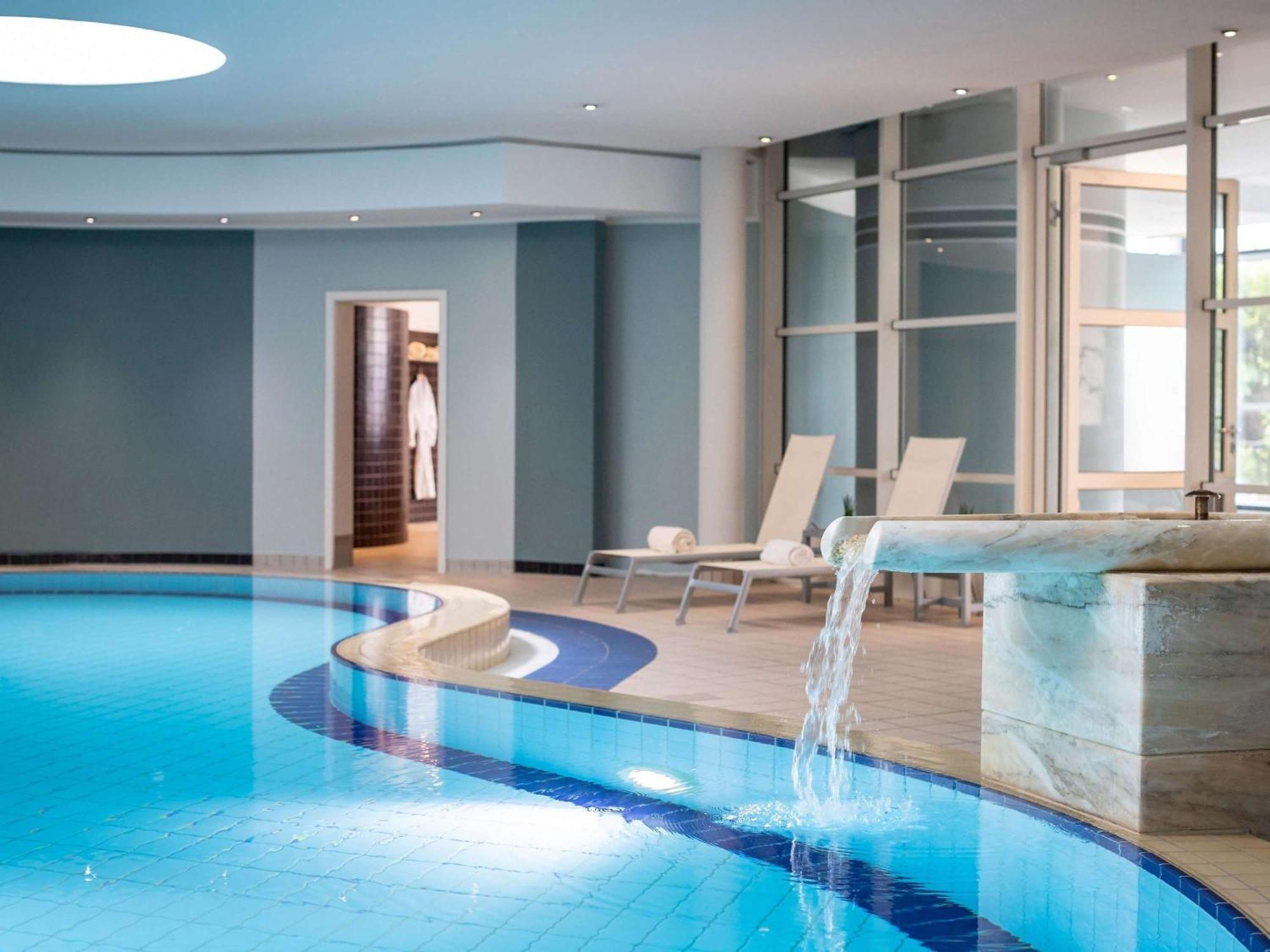 Отель Pullman Stuttgart Fontana Экстерьер фото