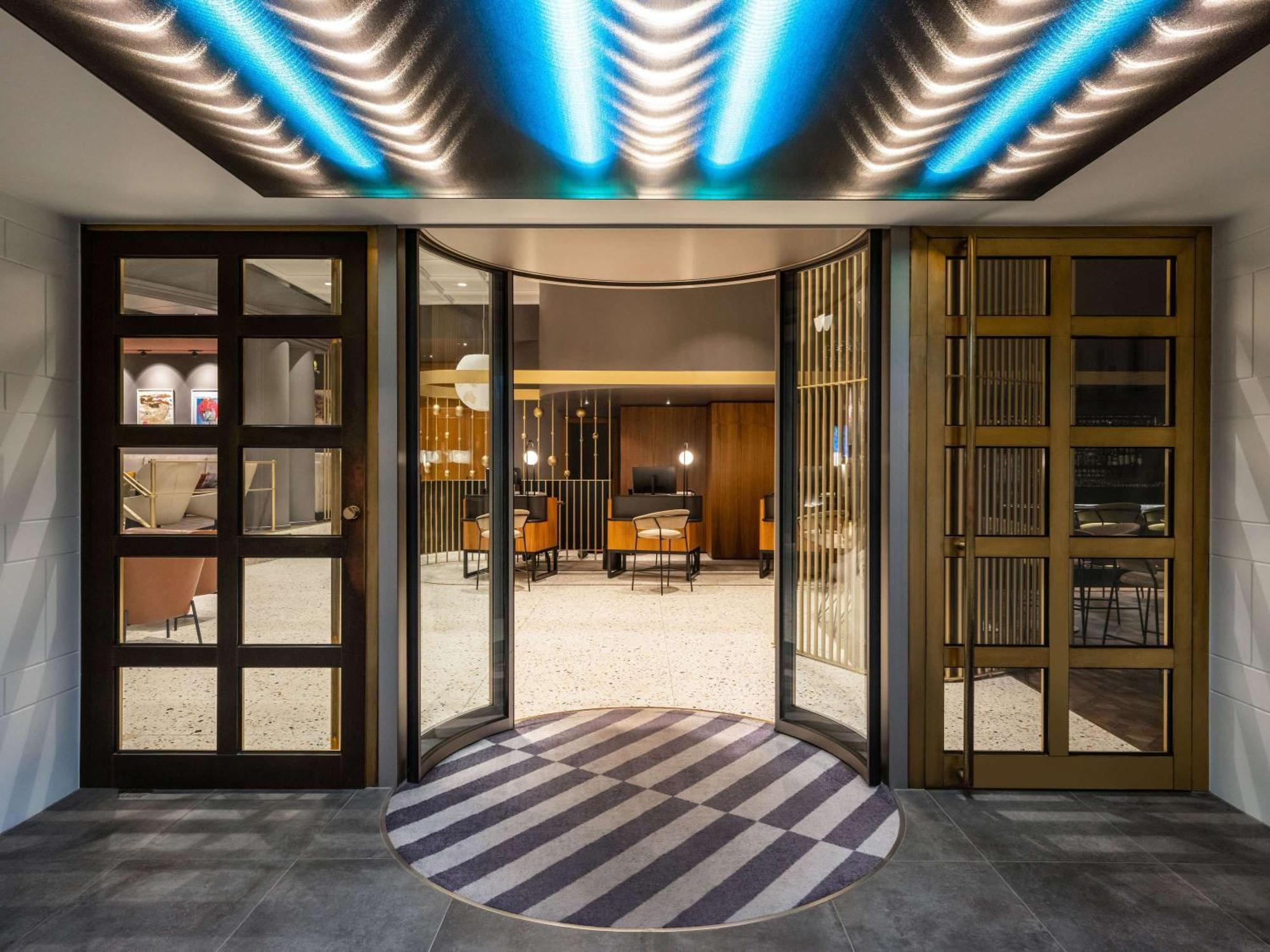 Отель Pullman Stuttgart Fontana Экстерьер фото